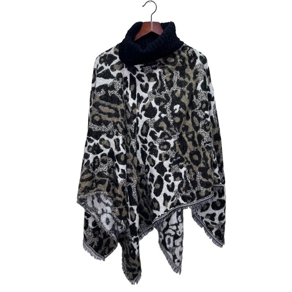 Steve Madden Leopard Print Poncho Turtleneck One Size​ - Picture 1 of 12